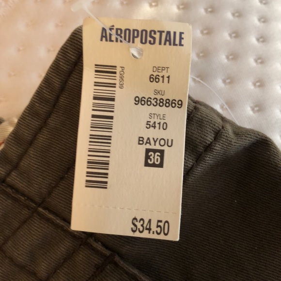 Aeropostale cargo shorts. Never worn tags still on - Picture 2 of 3
